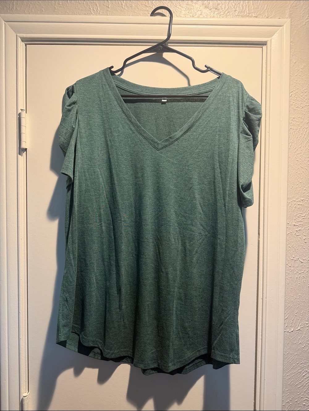 Amazon Women's V-Neck Short Sleeve Top in Green size 2X